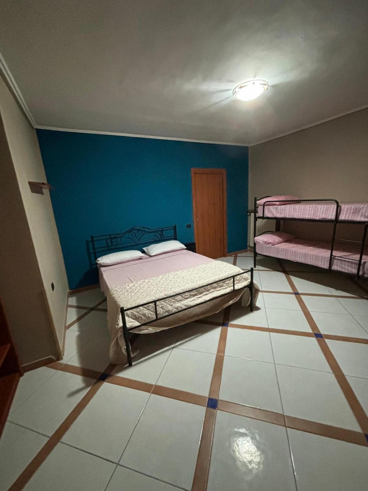Casa Toto' Apartment Наполи Стая снимка