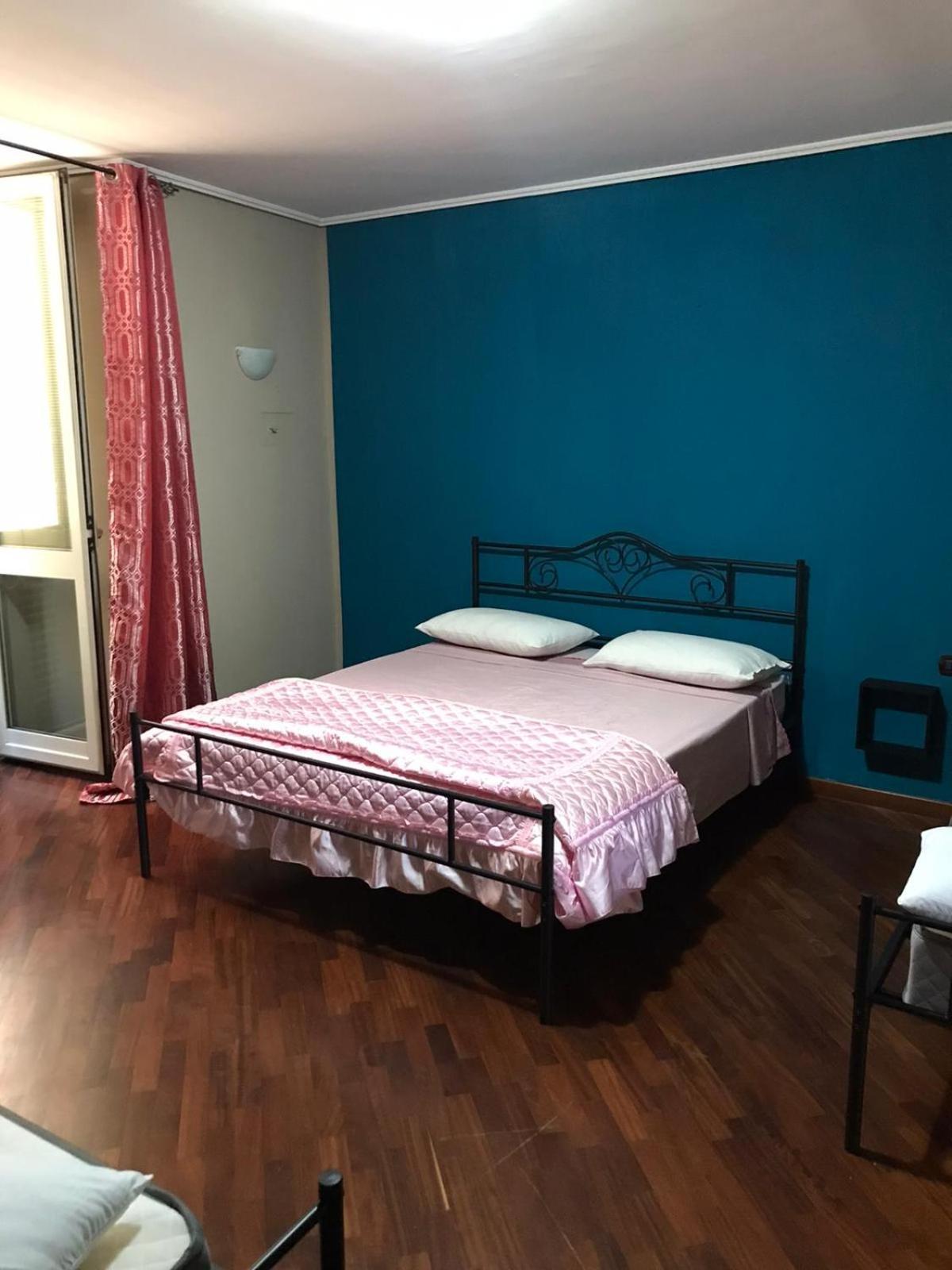 Casa Toto' Apartment Наполи Стая снимка