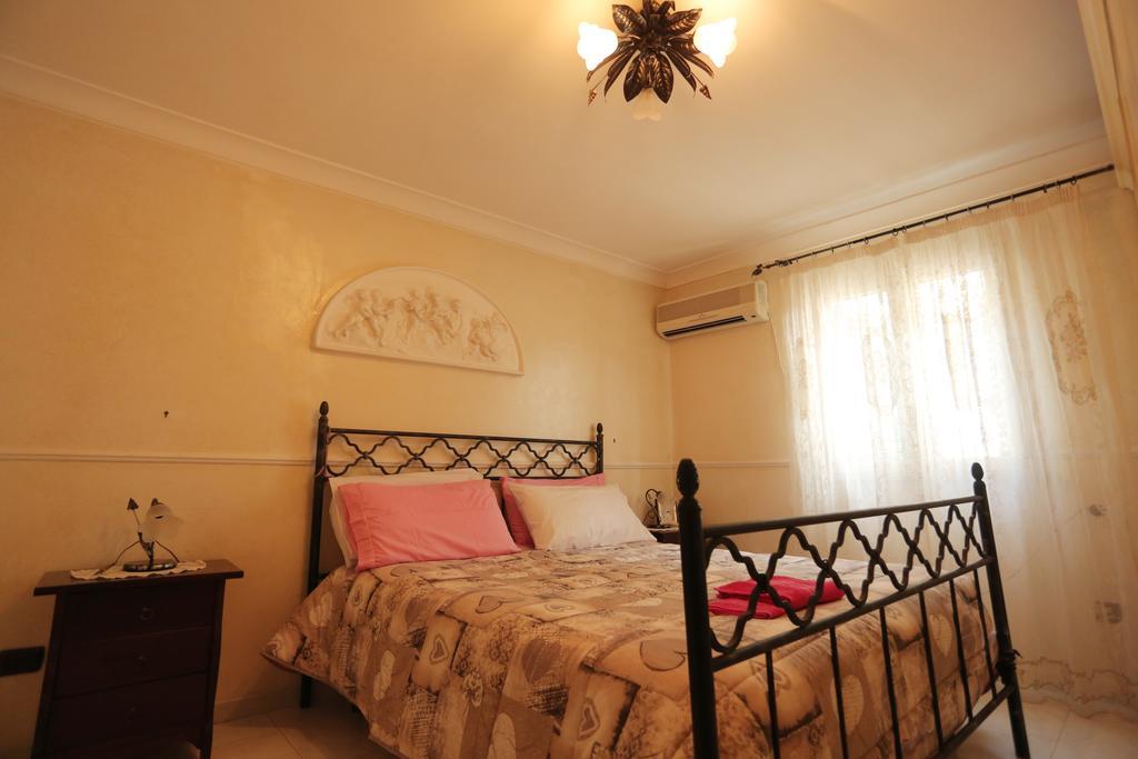 Casa Toto' Apartment Наполи Екстериор снимка