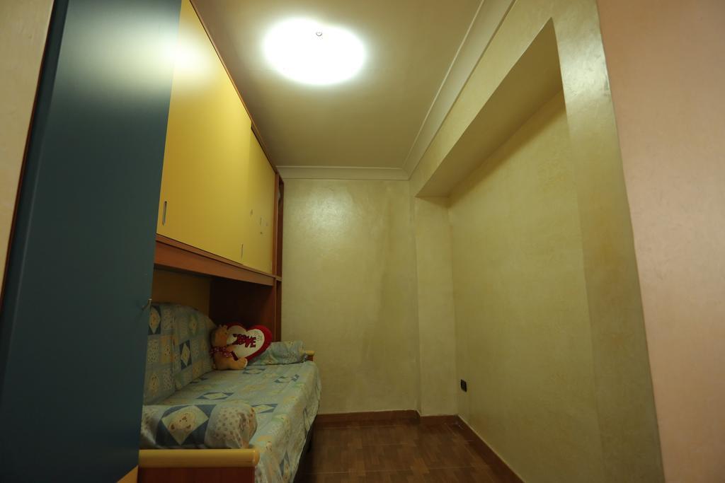 Casa Toto' Apartment Наполи Екстериор снимка