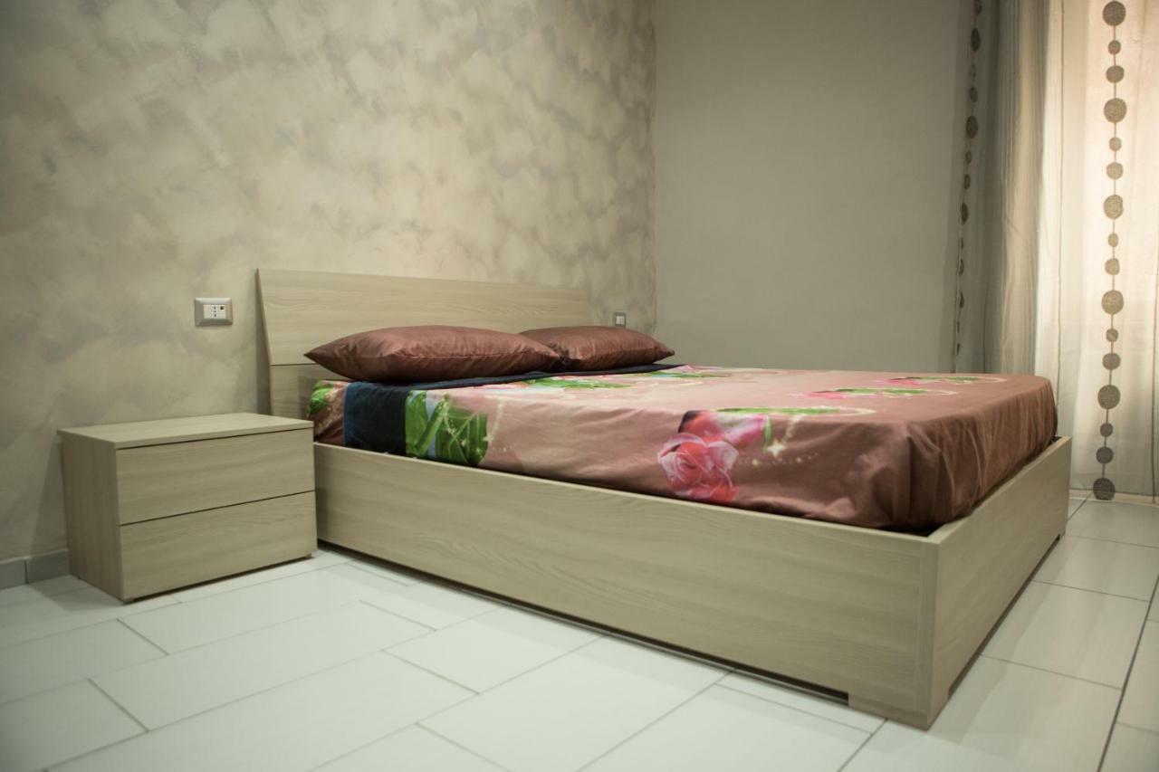 Casa Toto' Apartment Наполи Екстериор снимка