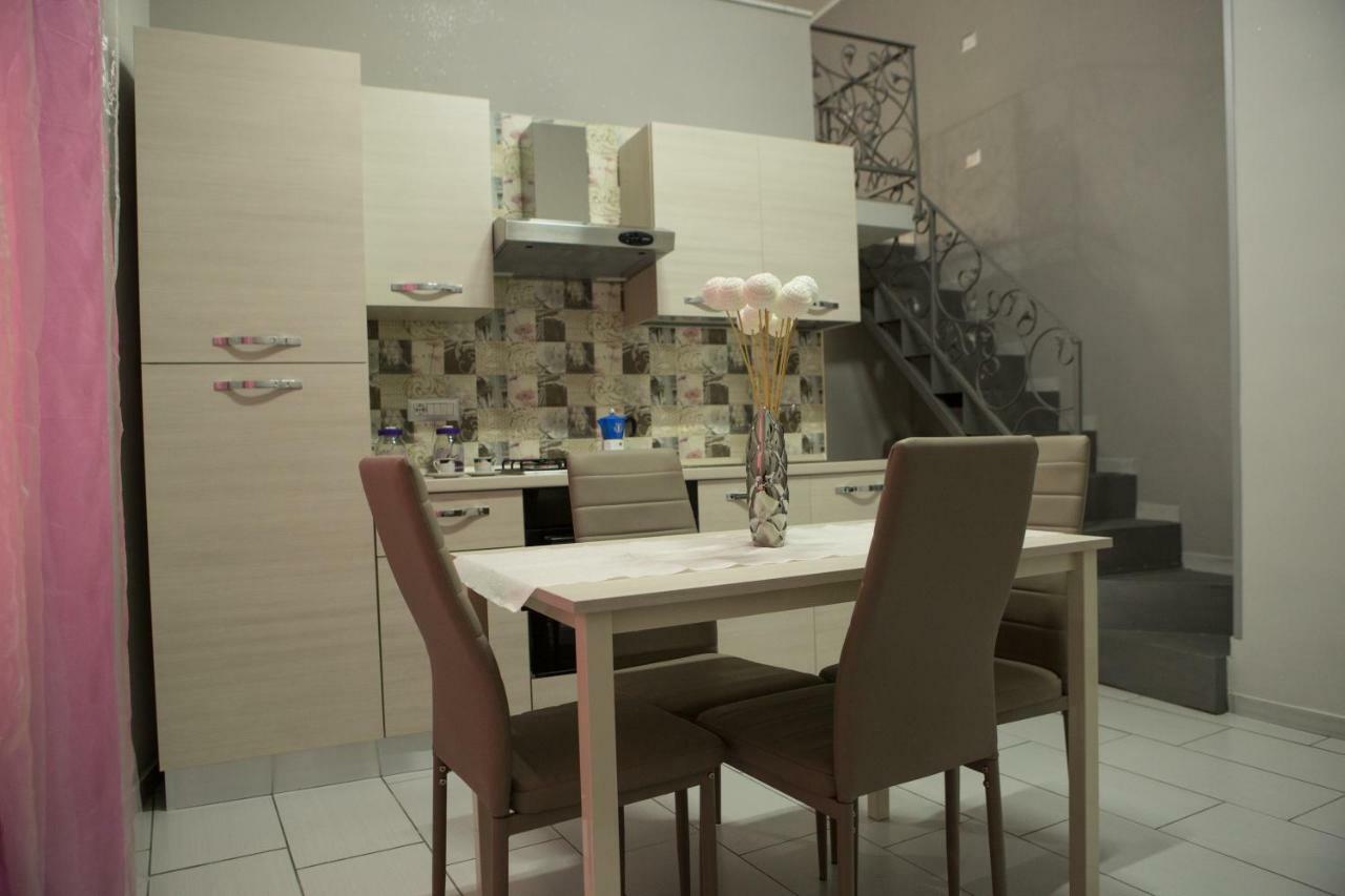 Casa Toto' Apartment Наполи Екстериор снимка
