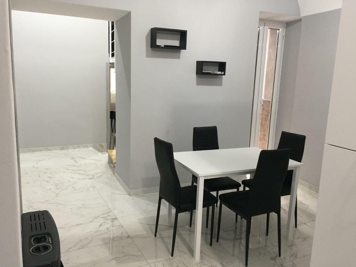 Casa Toto' Apartment Наполи Екстериор снимка